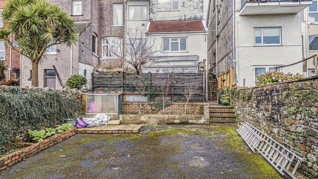 Additional image 15 of 3 bed flat for saleEversley Road, Sketty, Swansea SA2