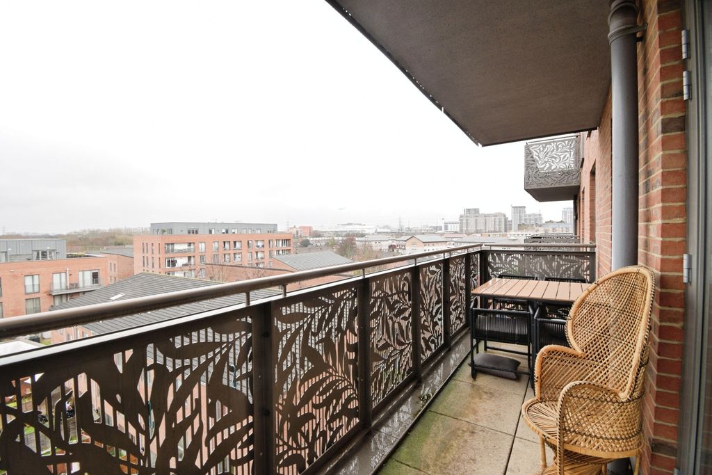 Property photo 3 of 20 Balcony