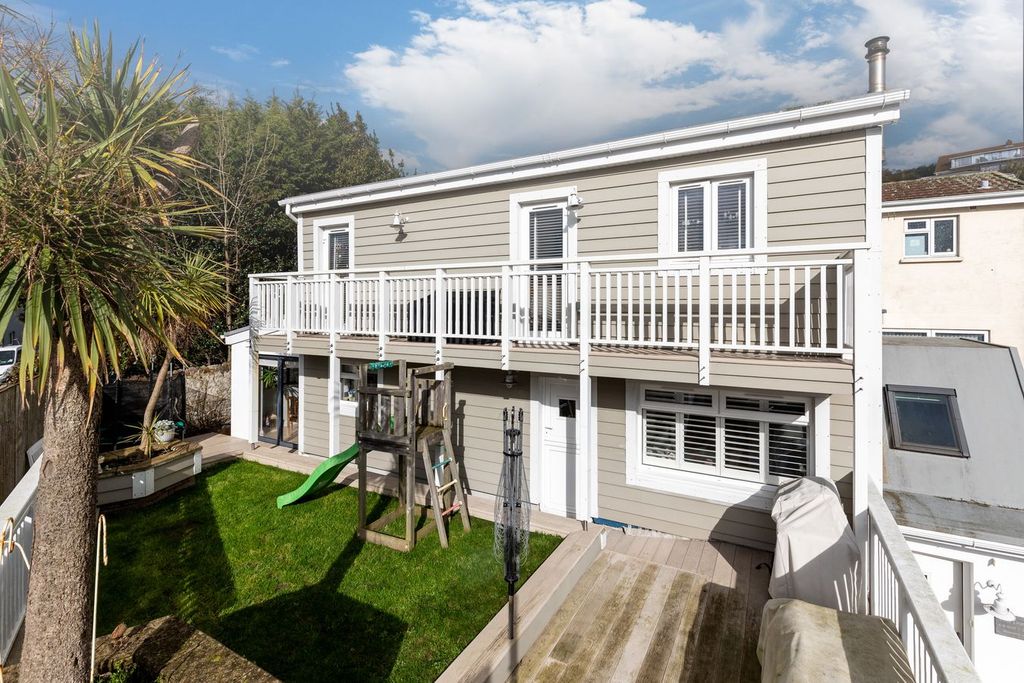 Property photo 1 of 25