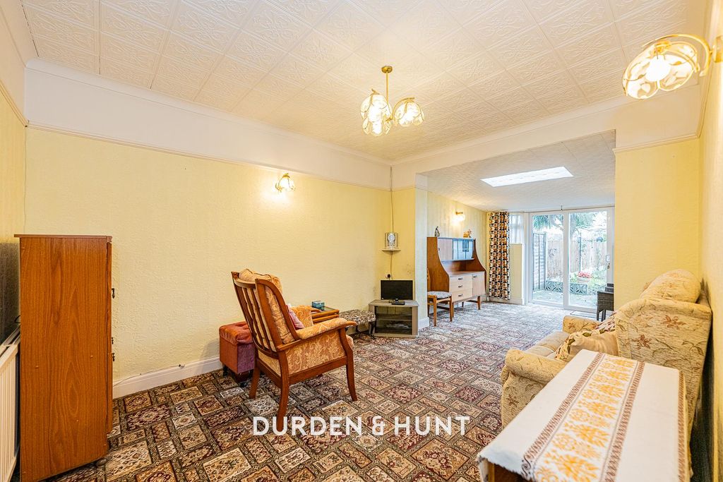 Property photo 2 of 27 Warren-10.Jpg