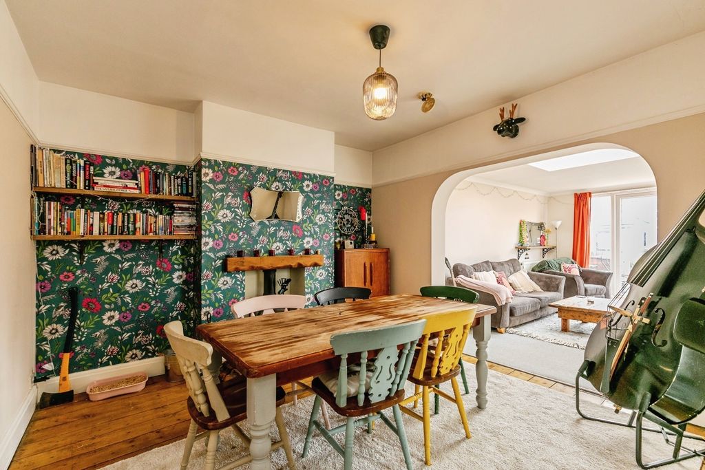 Property photo 3 of 20 Pbox-Img.Jpg