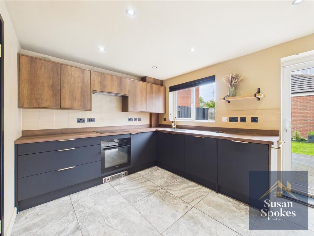 Property photo 3 of 37 Cam01858G0-Pr0259-Still010.Jpg