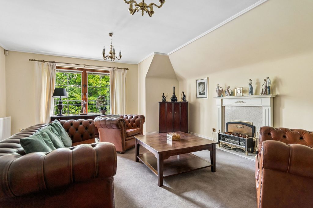 Property photo 2 of 24