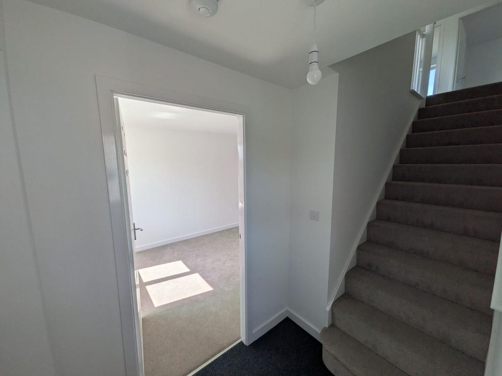 Property photo 3 of 23 Hallway