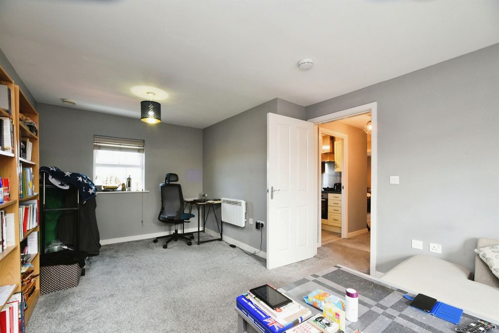 Property photo 3 of 14