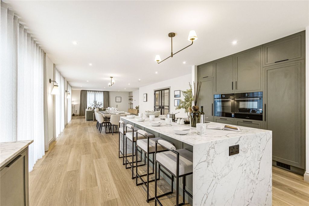 Property photo 3 of 27 Picture No. 15