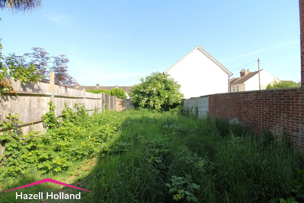 Property photo 3 of 19 Untitled Design (83).Jpg