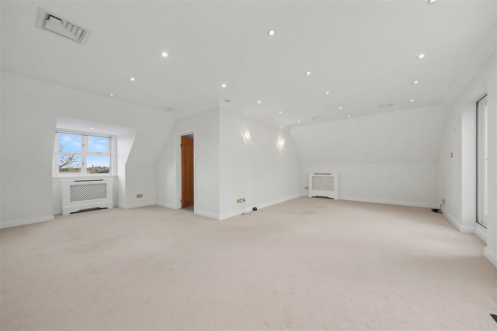 Property photo 2 of 13 Img_7913-Img_7917.Jpg