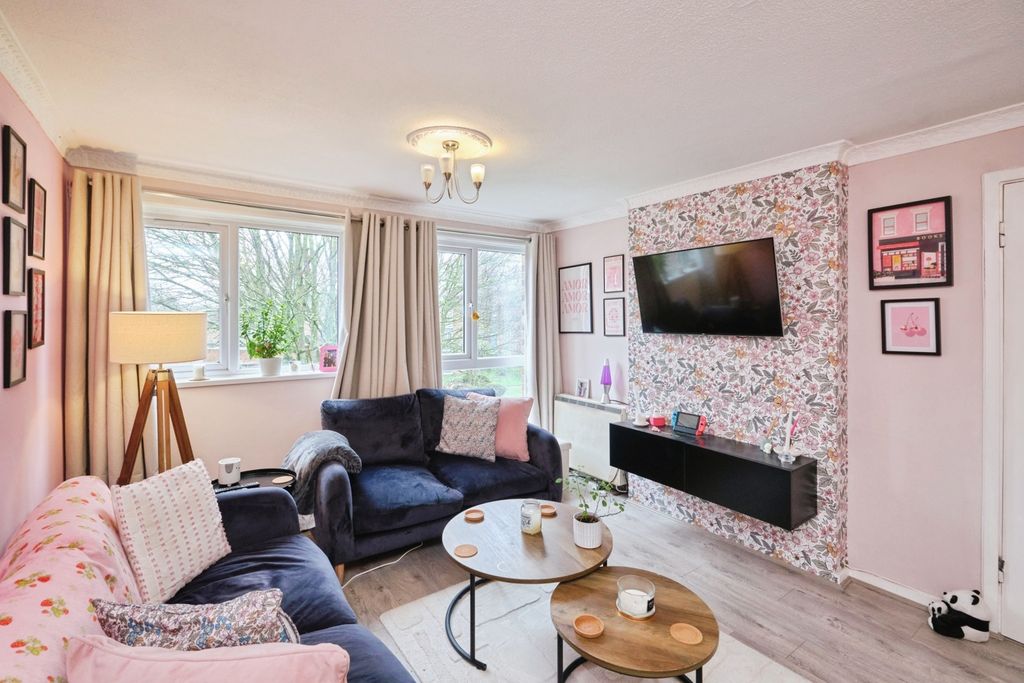 Property photo 3 of 19 Pbox-Img.Jpg