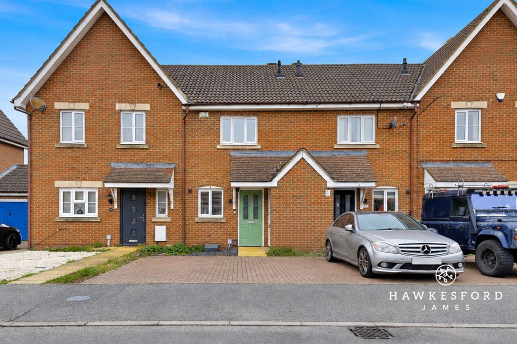 Property photo 1 of 12 Anatase Close, Sittingbourne - Front