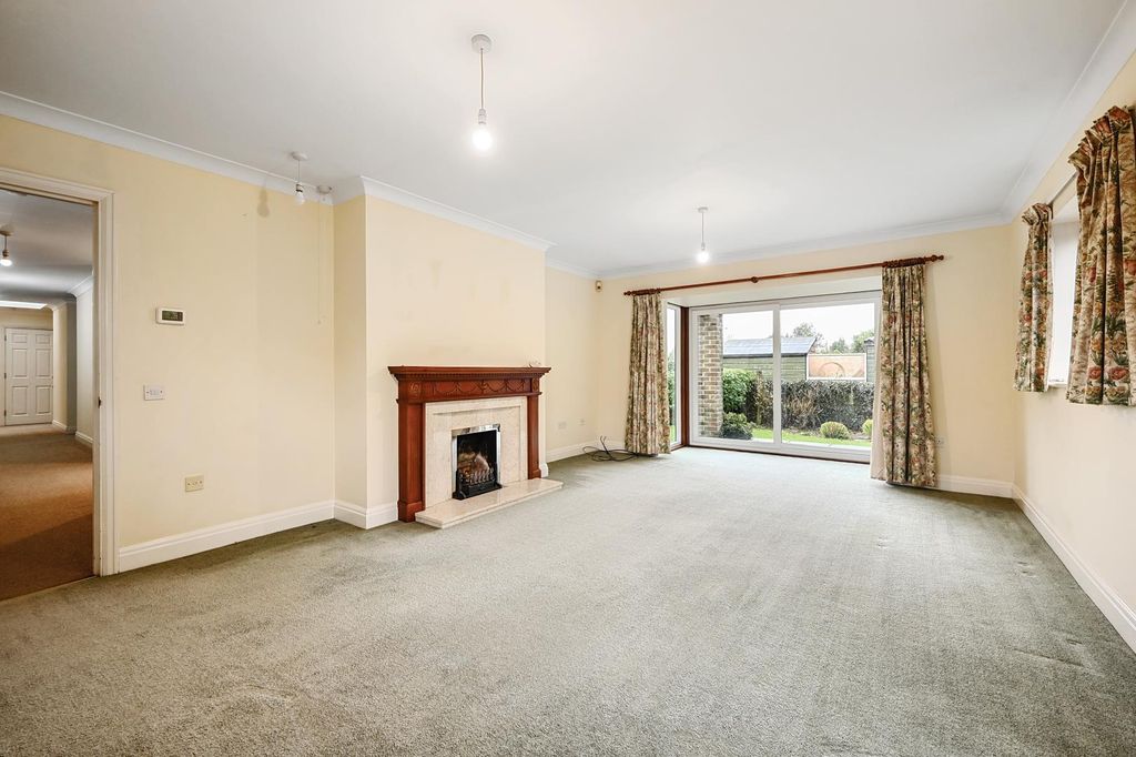 Property photo 3 of 30 Barchams (21).Jpg