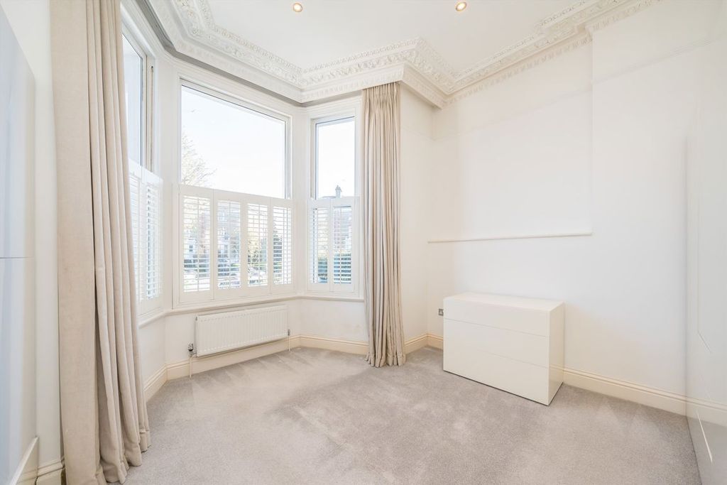 Property photo 3 of 5