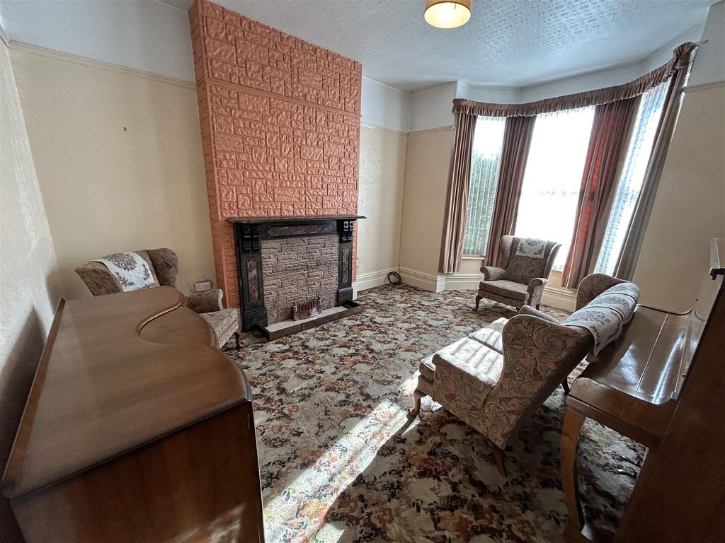 Property photo 2 of 20
