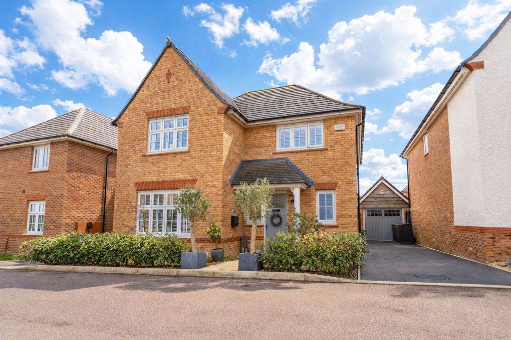 Property photo 1 of 31