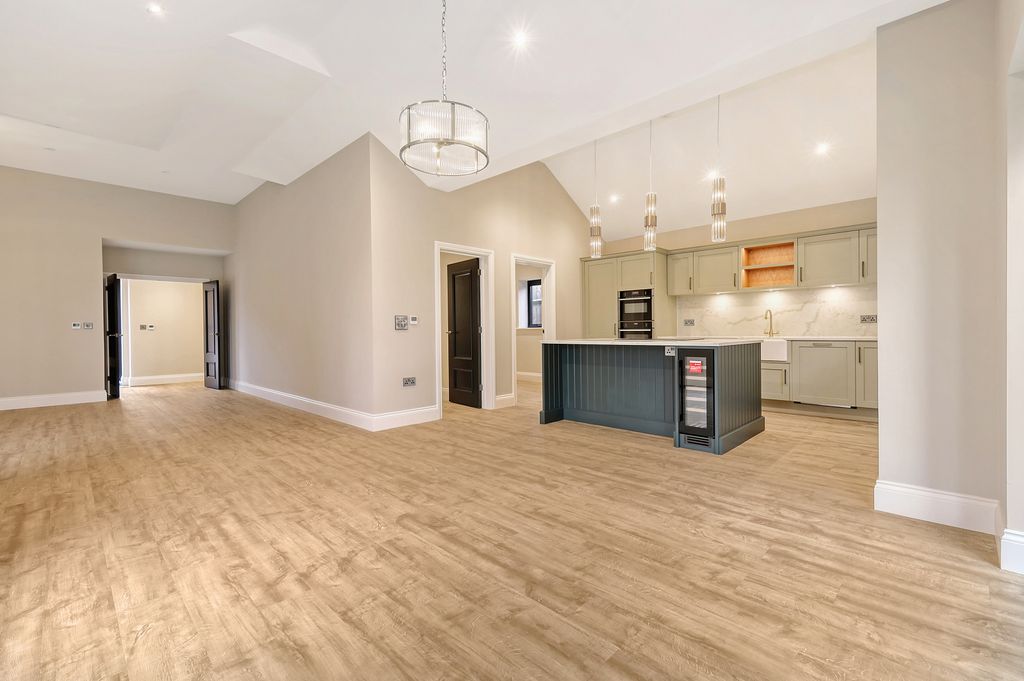Property photo 2 of 13 Picture No. 04