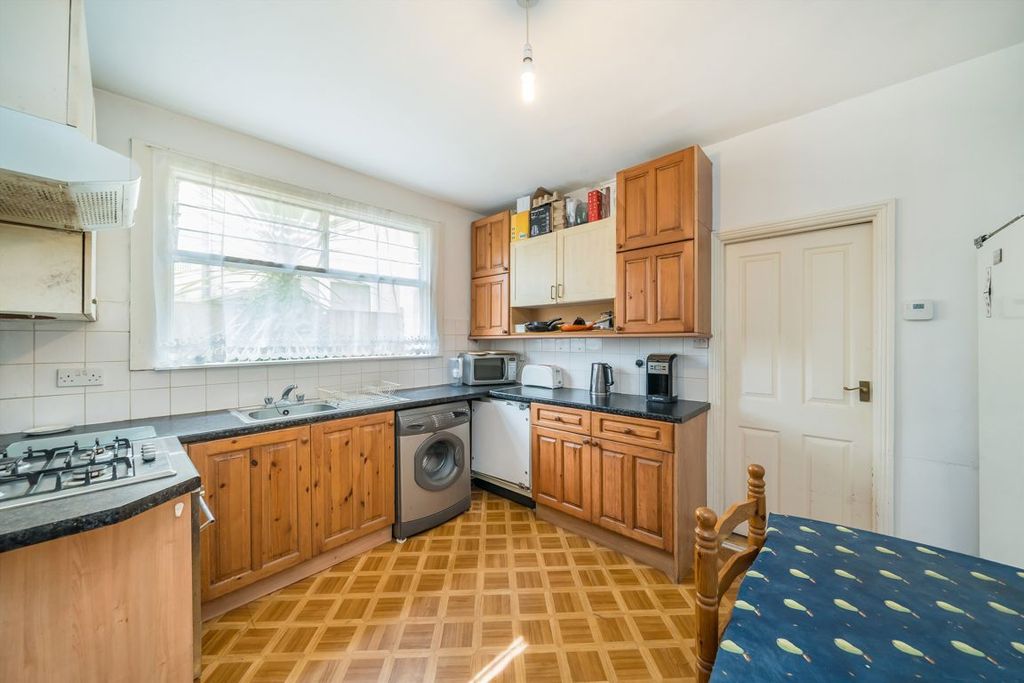 Property photo 3 of 5