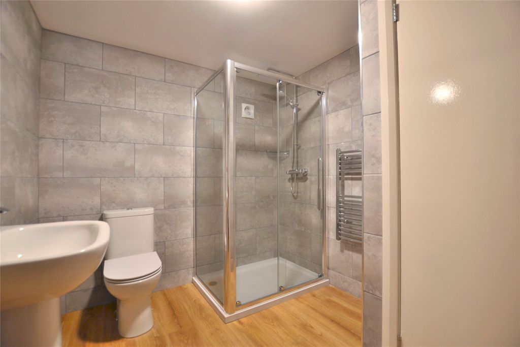 Property photo 2 of 4 Bathroom