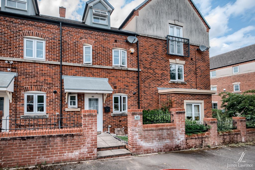 Property photo 1 of 18 Xh2A3838-Hdr(3)