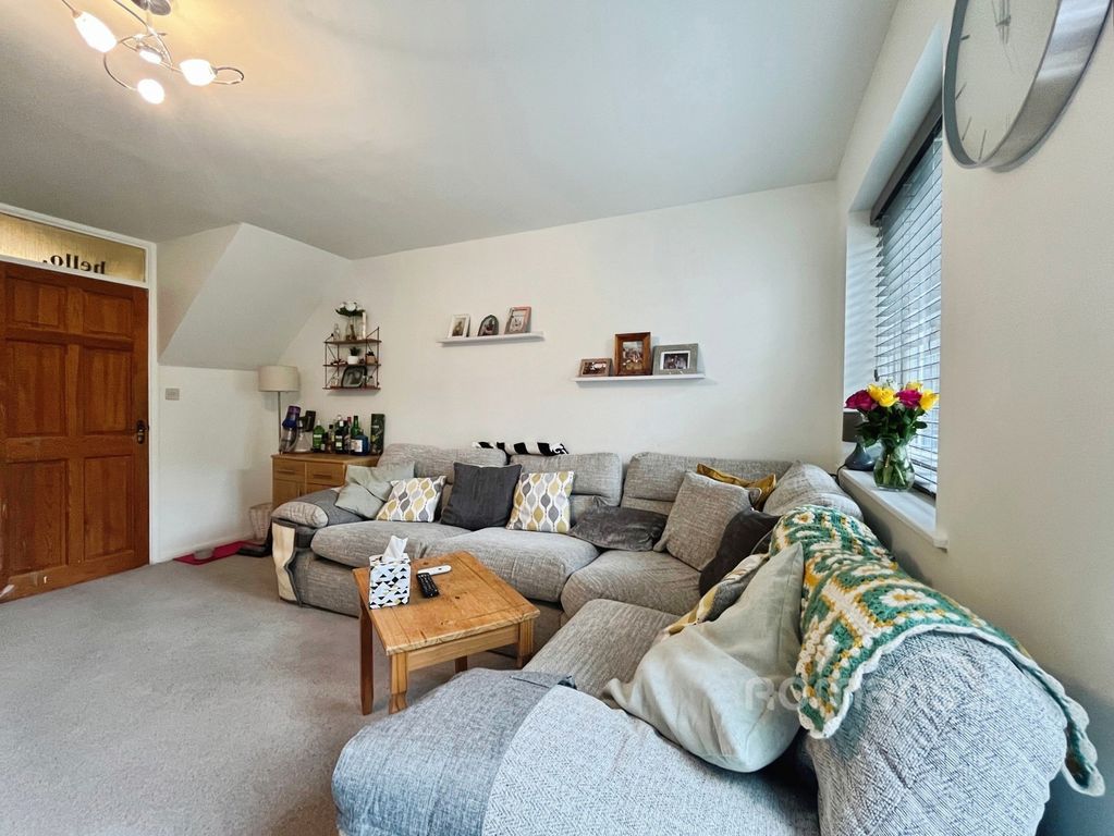 Property photo 3 of 11 Pbox-Img.Jpg