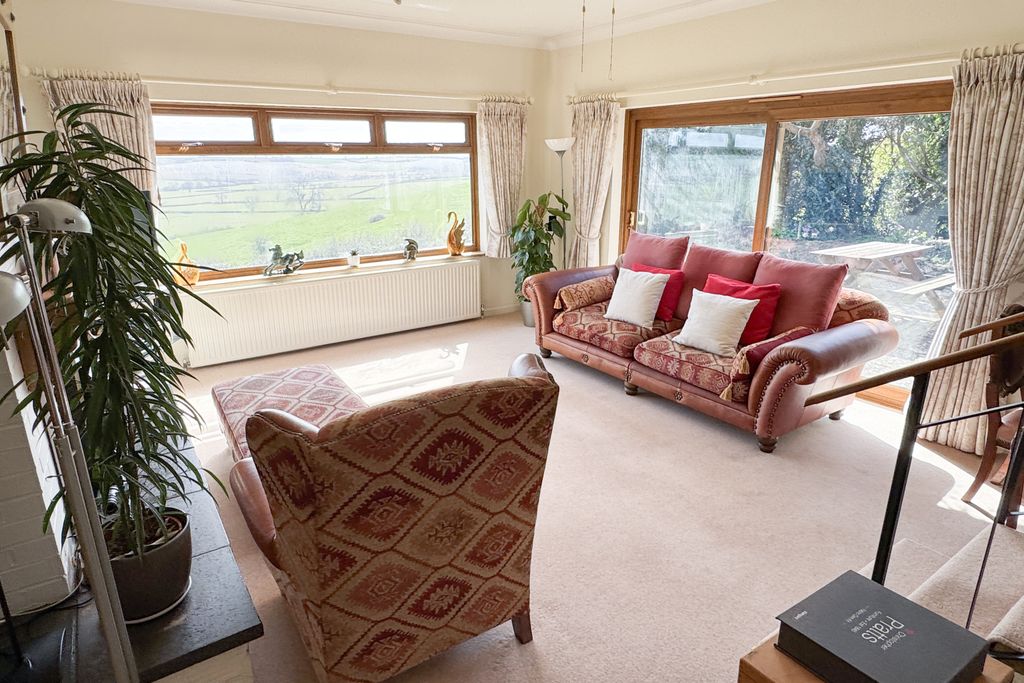 Property photo 2 of 19 3.Jpg