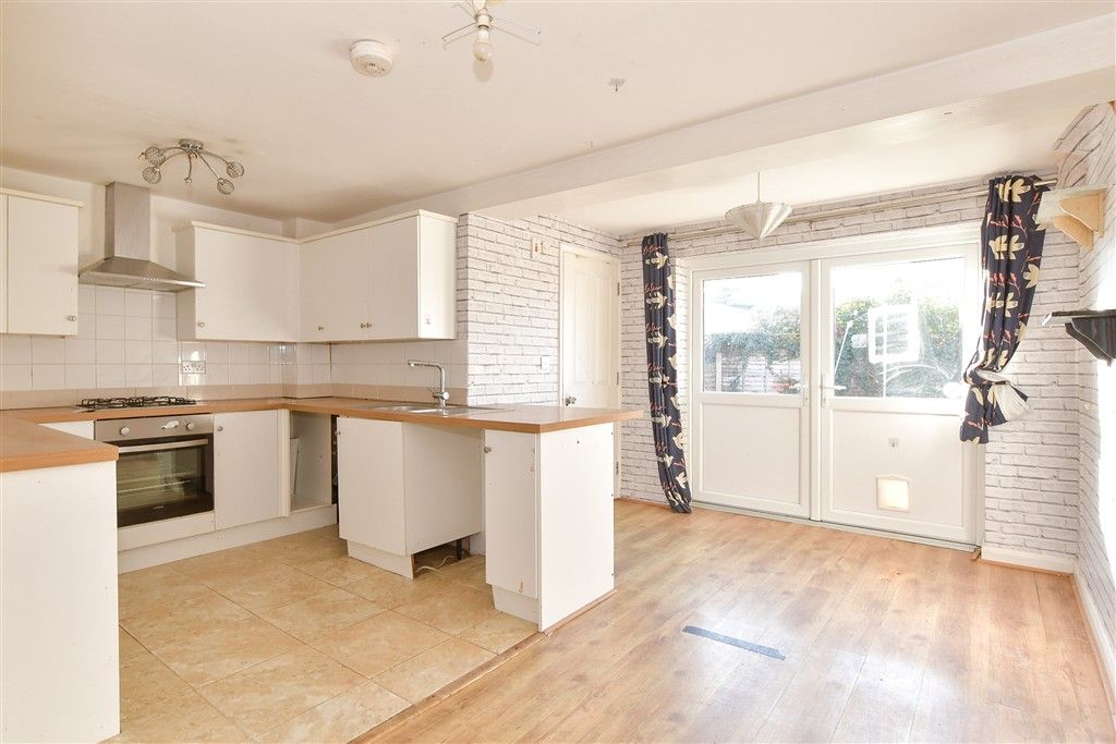 Property photo 1 of 7 Kitchen/Dining Area