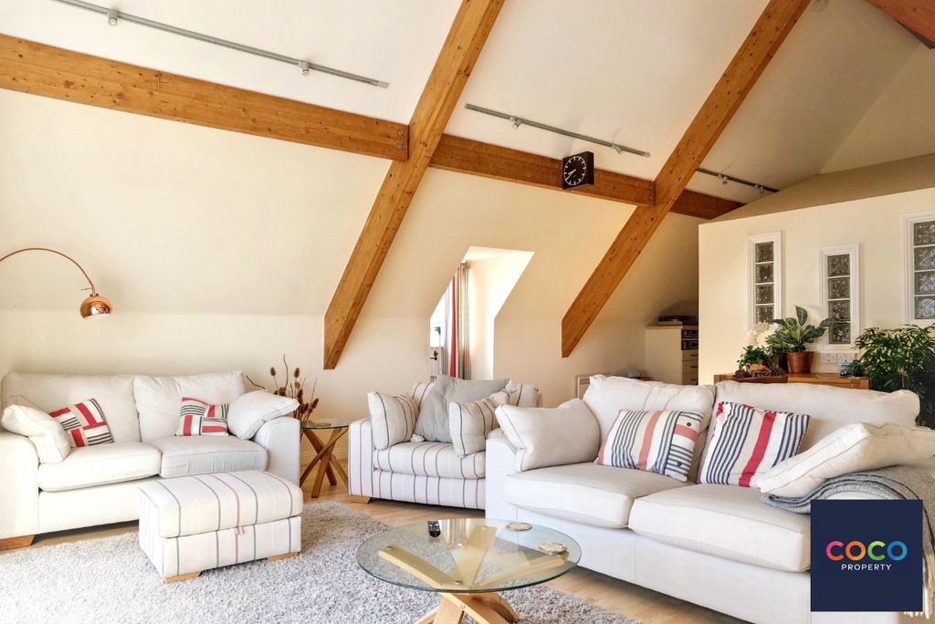 Property photo 2 of 12 4773111