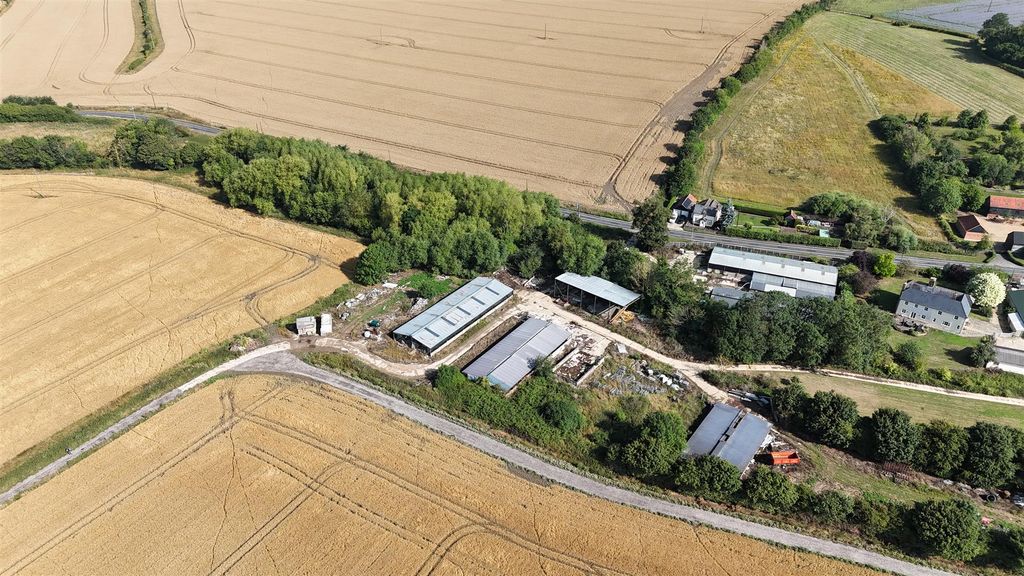 Property photo 3 of 8 Dji_20250725092905_0006_D.Jpg