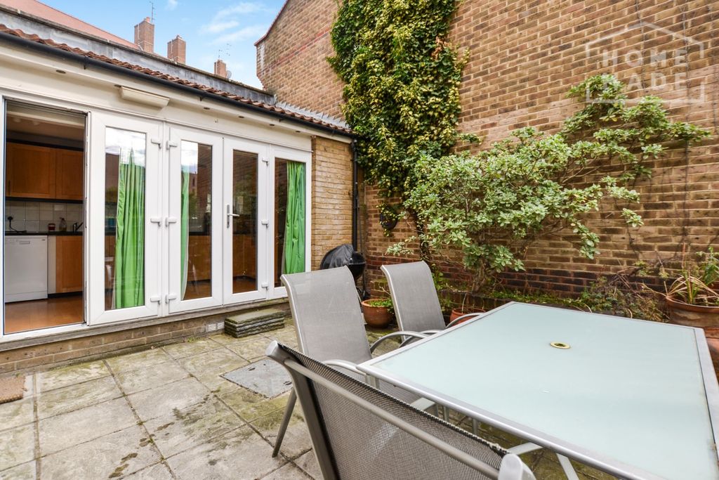 Property photo 2 of 9