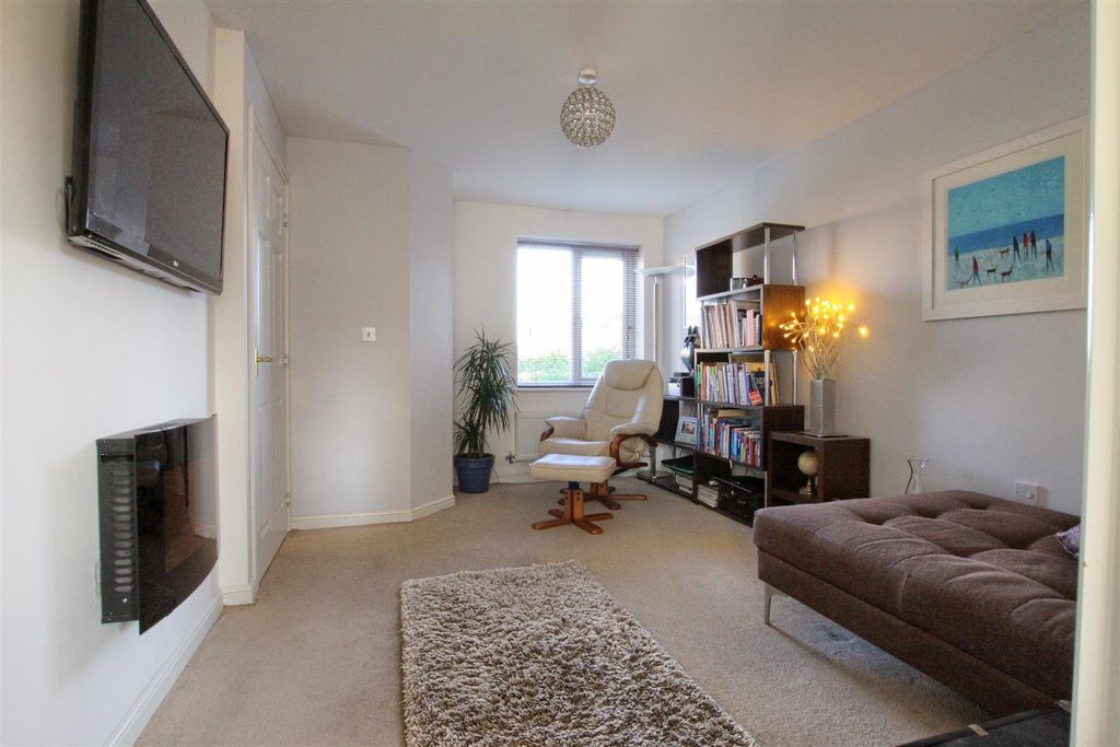 Property photo 3 of 8