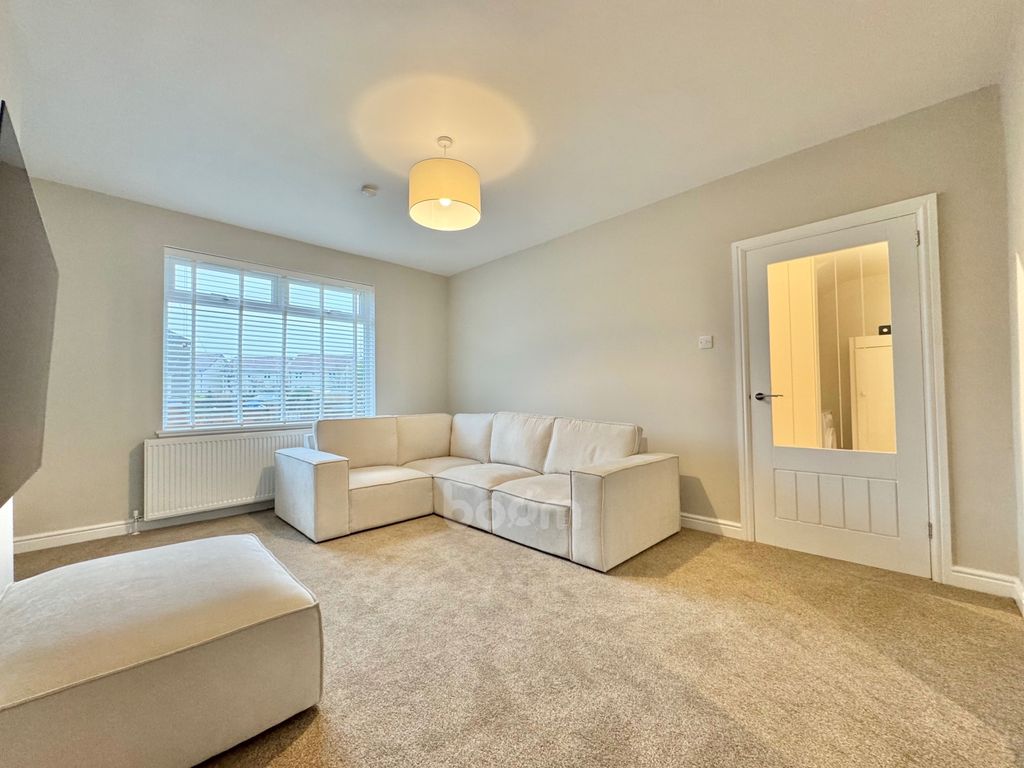 Property photo 2 of 28 Img_7607