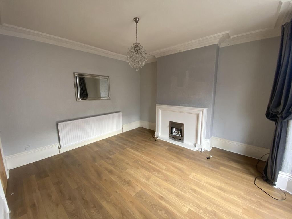 Property photo 3 of 14 Living Room