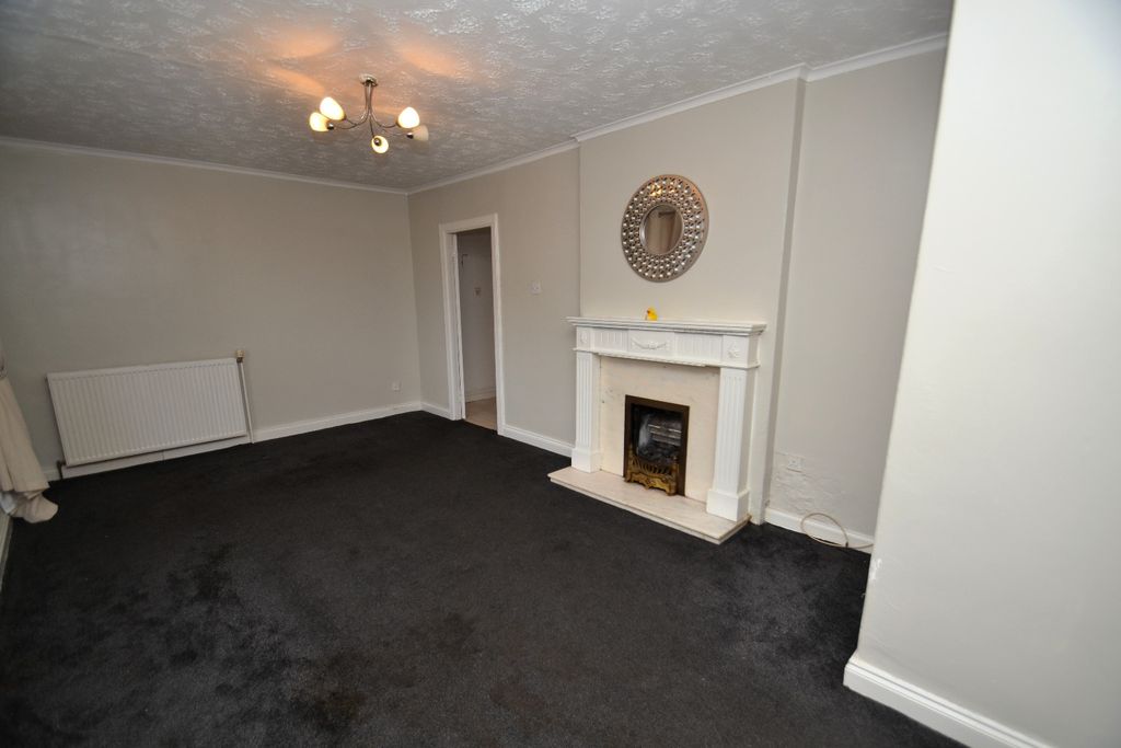 Property photo 3 of 11 4929035