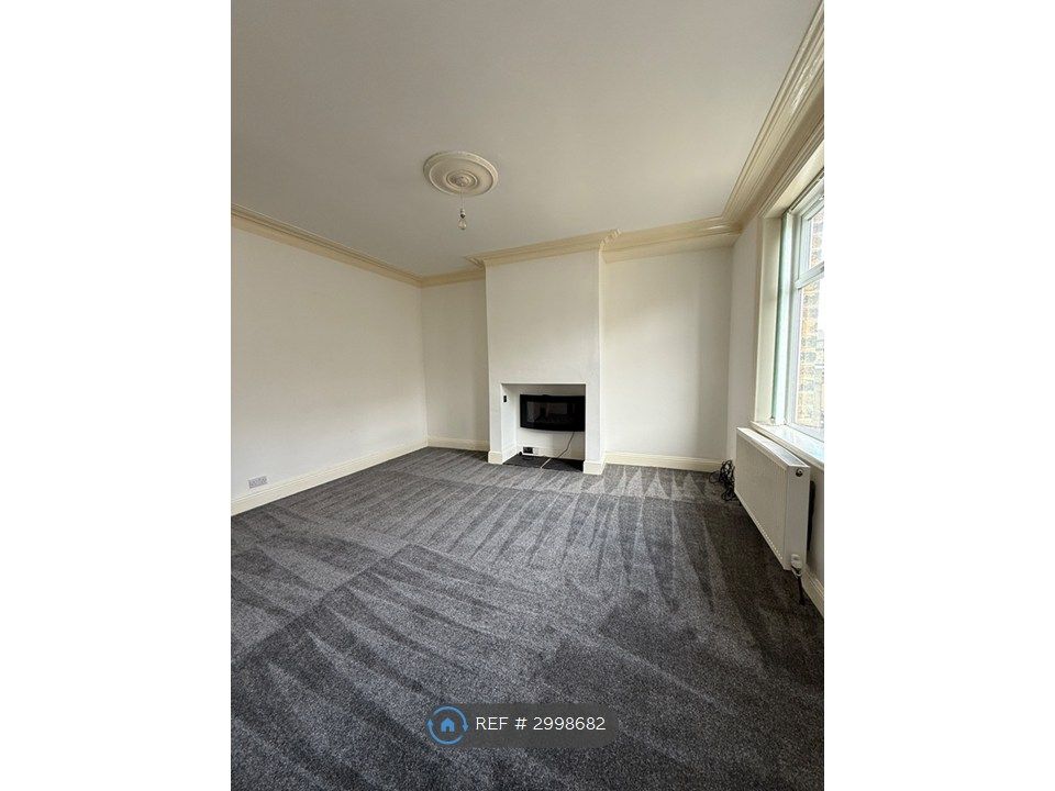 Property photo 2 of 6 Lounge