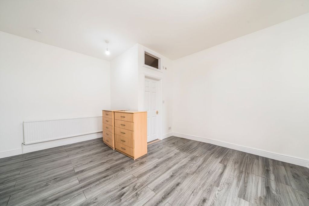 Property photo 3 of 3