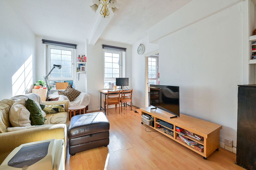 Property photo 2 of 9