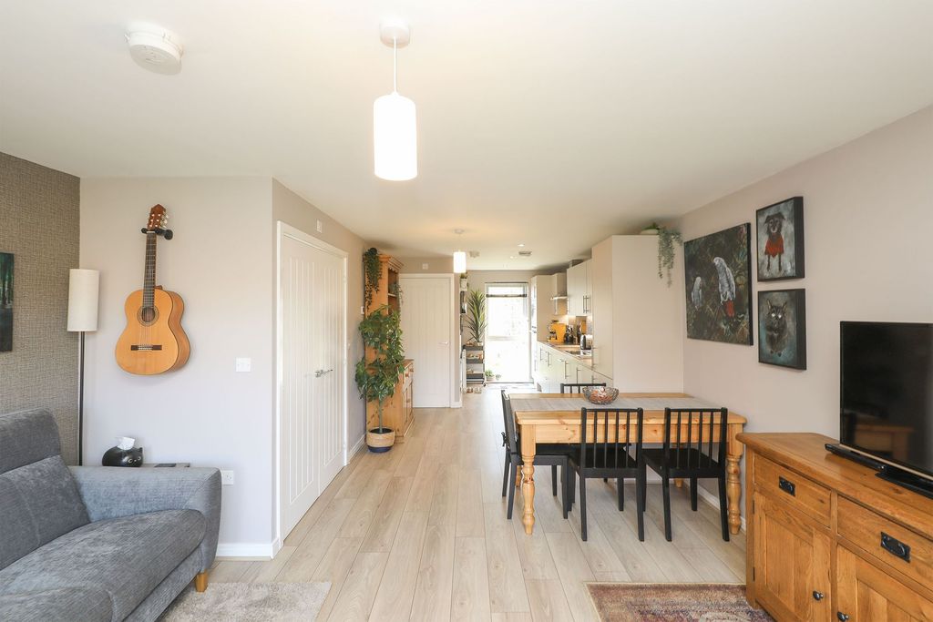 Property photo 3 of 24