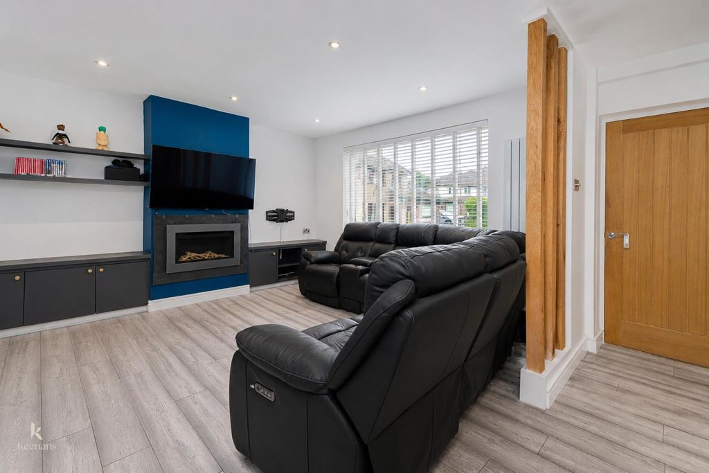 Property photo 3 of 33 3.Jpg