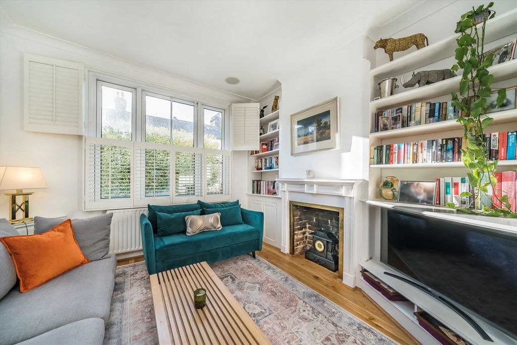 Property photo 2 of 13