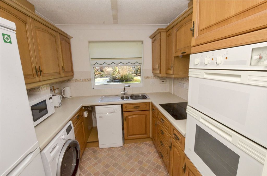 Property photo 3 of 16 Kitchen