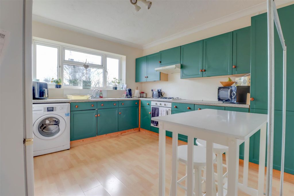 Property photo 1 of 8 13 Azalea Avenue-4.Jpg
