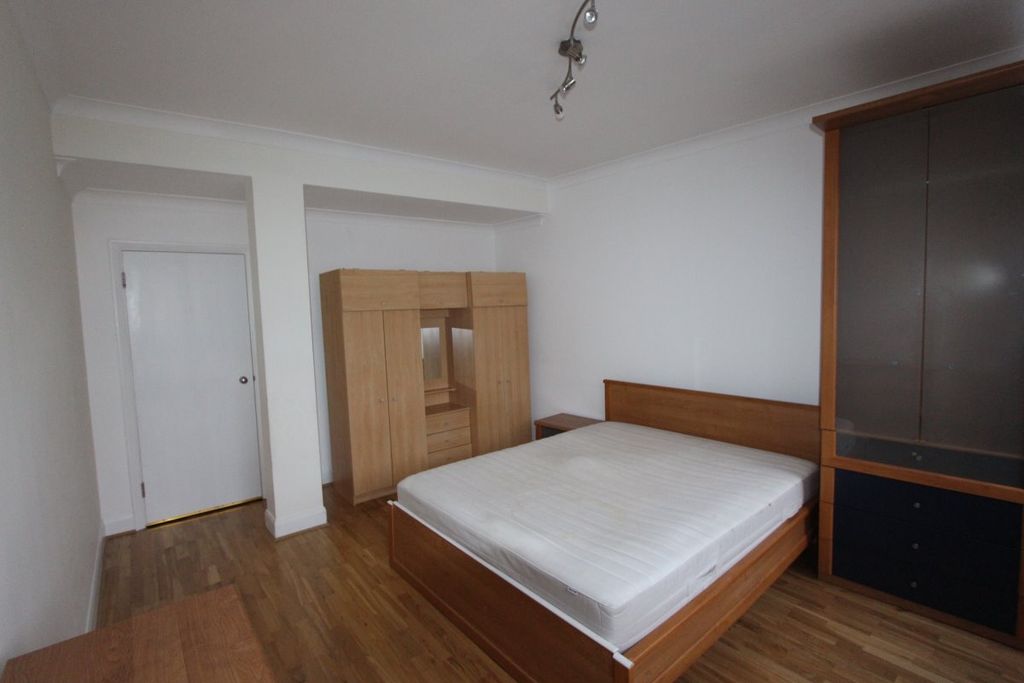 Property photo 1 of 2