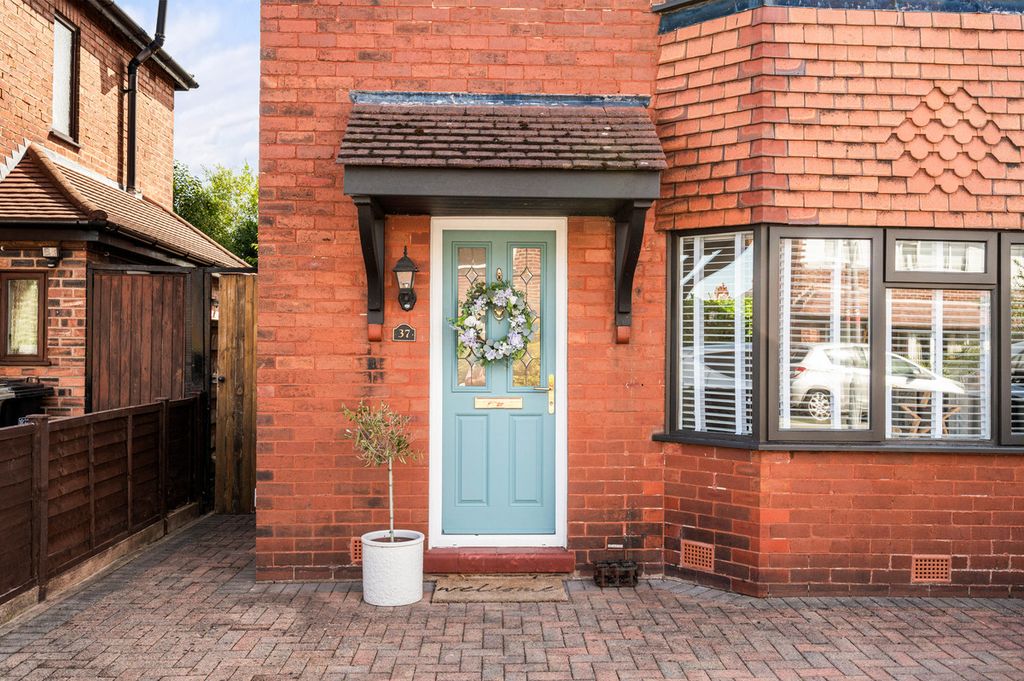 Property photo 2 of 25