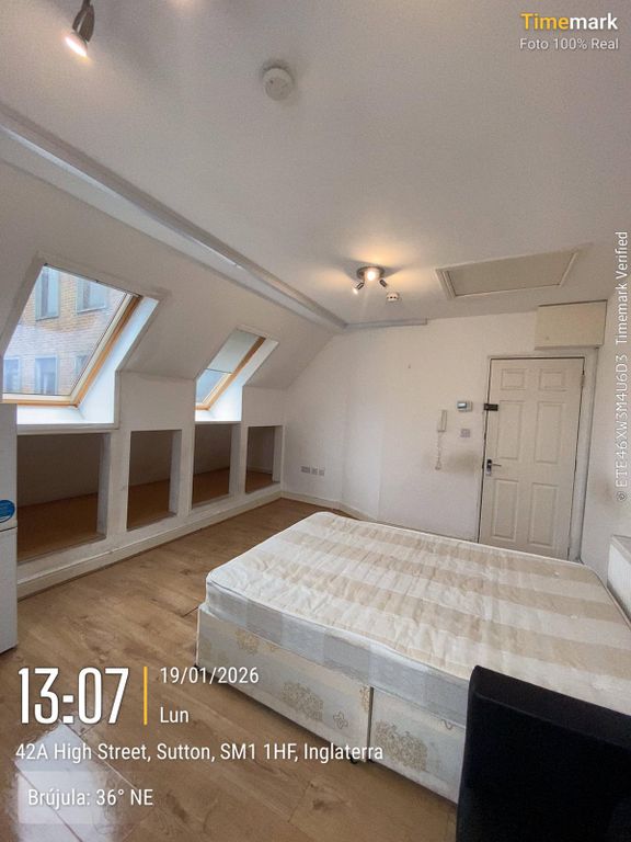 Property photo 2 of 6 Bedroom