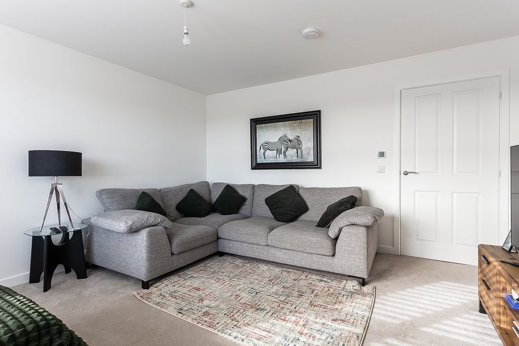 Property photo 3 of 26