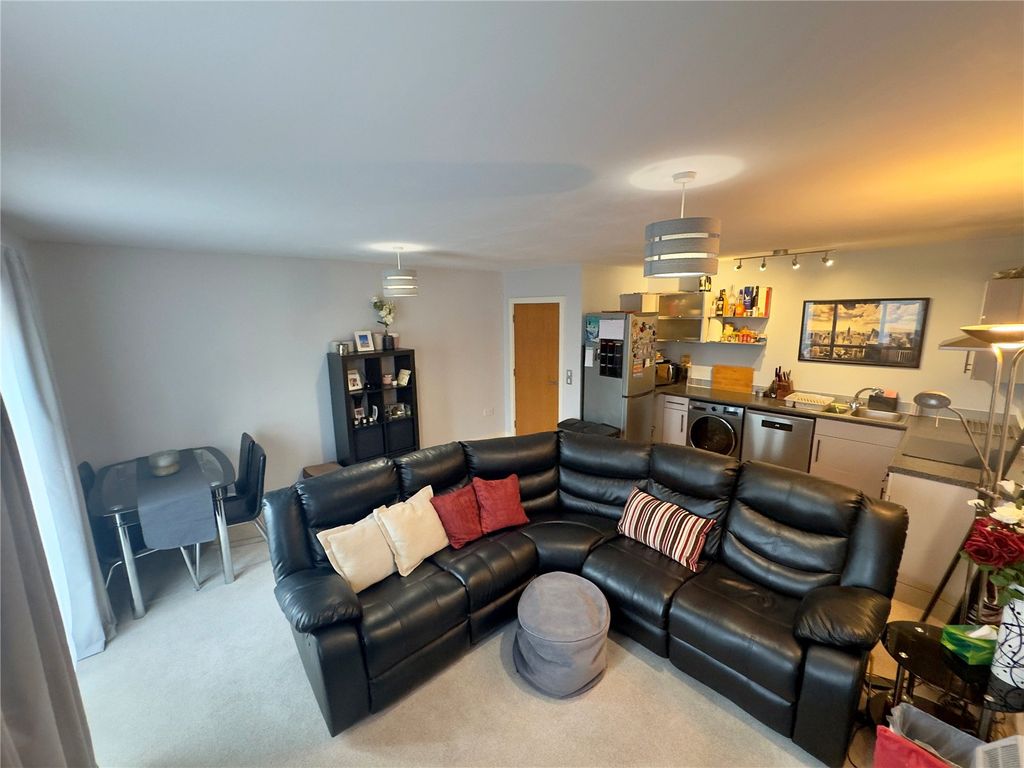 Property photo 3 of 16 Picture No. 22