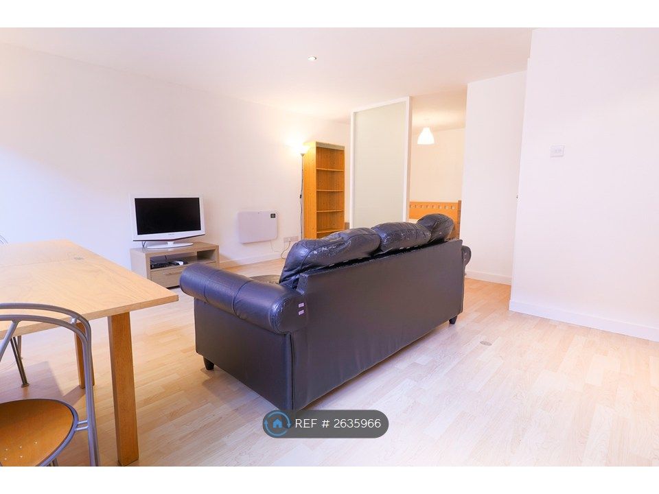 Property photo 2 of 14 Lounge
