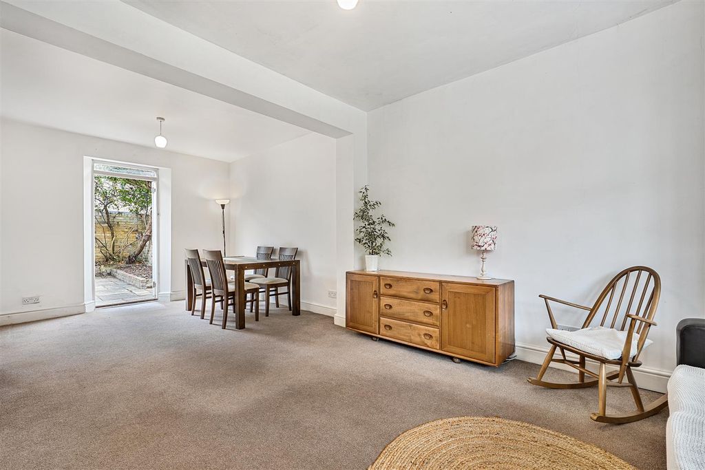 Property photo 2 of 15 For Sale - Brackley Terrace, W4