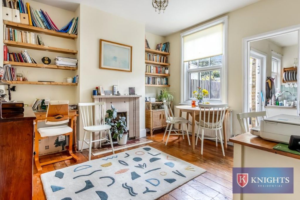 Property photo 3 of 19