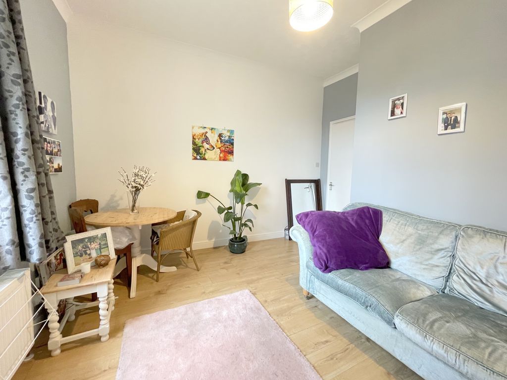 Property photo 2 of 12 Fountain Court