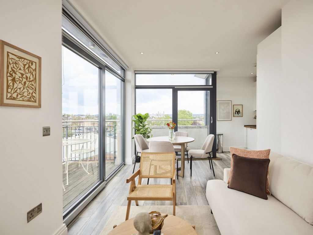 Property photo 3 of 23